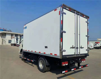 新款國(guó)六小型冷藏車銷售 靈活高效，冷鏈運(yùn)輸新選擇